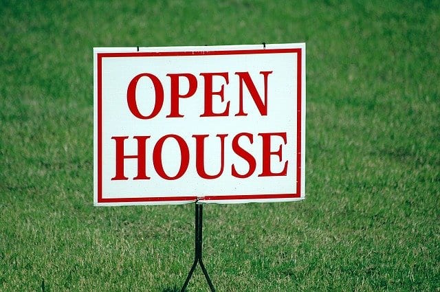 An open house sign