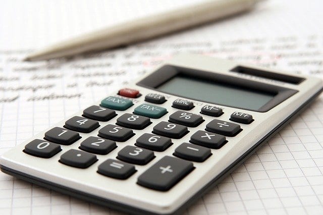 a calculator to calculate approximate average costs that investors must be able to cover